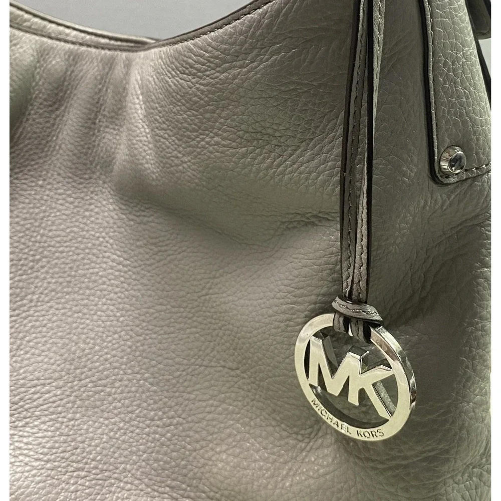 Michael Kors‎ Women's Bedford Light Gray Genuine Leather Pebble Handbag Purse